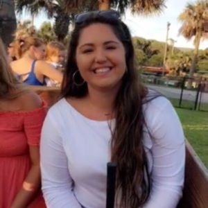 Meet your Posher, Laura